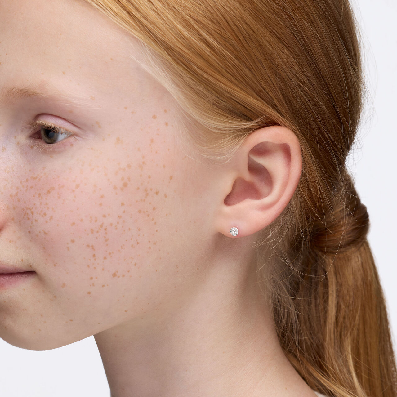 Birks Snowflake Small Diamond Cluster Earrings for Baby image number 1